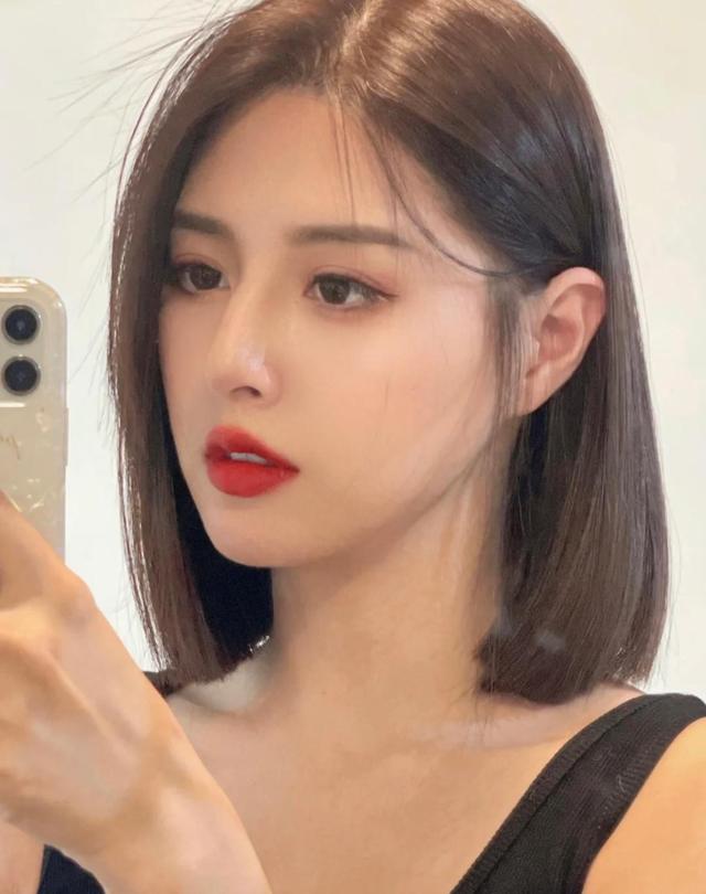 2022年鱼尾气质波浪发型,2020流行发型鱼尾烫