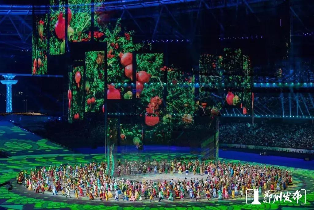 郑州奥体中心震撼场面,郑州奥体中心晚上视频