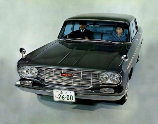 没落的日系三大旗舰车，本田里程、丰田皇冠、日产风雅你都认识吗