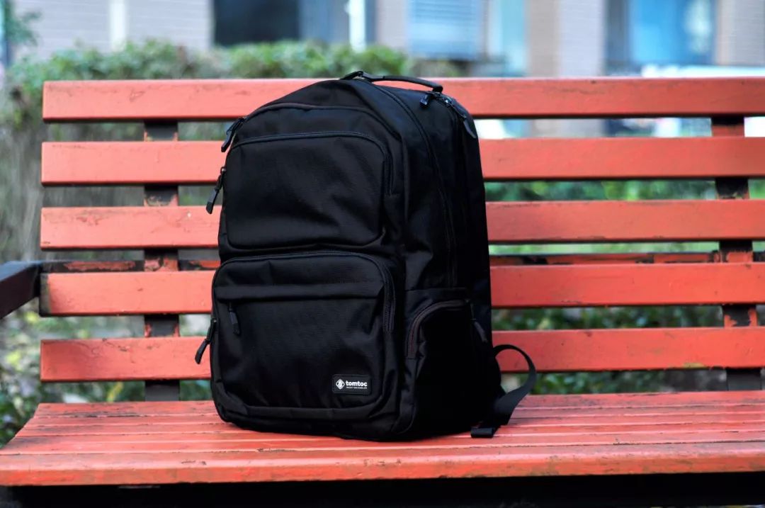 tumi双肩背包都可以怎么装,tumi双肩包真的那么好吗