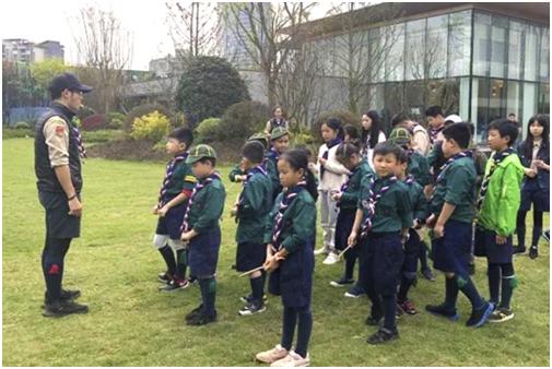 鍏崇埍闈掑皯骞村叕鐩婃垚闀胯惀,鍏崇埍鍎跨绛戞ⅵ璧疯埅蹇楁効鏈嶅姟娲诲姩