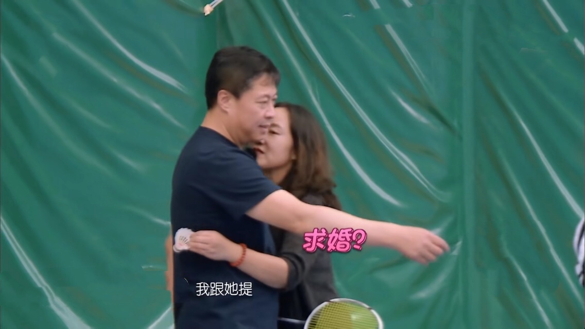 王鸥和她都是单亲，1个仅自己出镜，1个却带着“温太医”和准继父