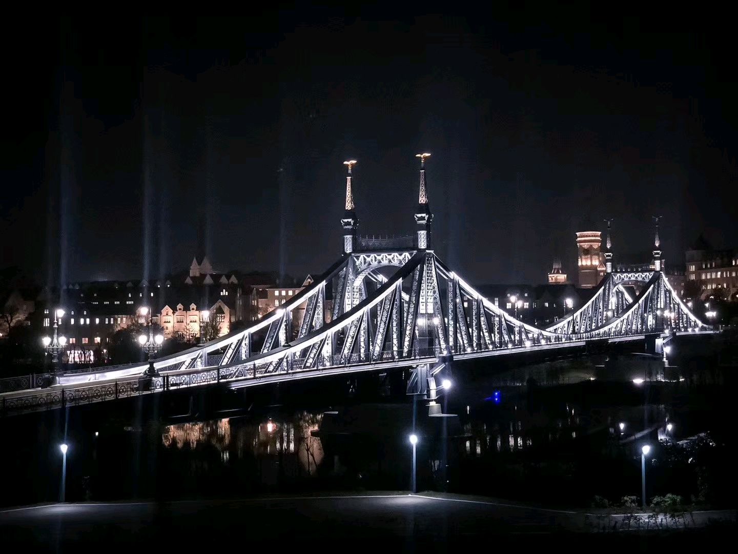 华为松山湖和深圳哪个好进,华为深圳松山湖