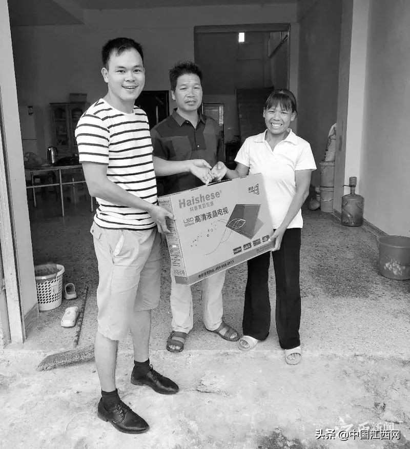 致敬平凡的扶贫英雄故事,扶贫一线战士的感人事迹