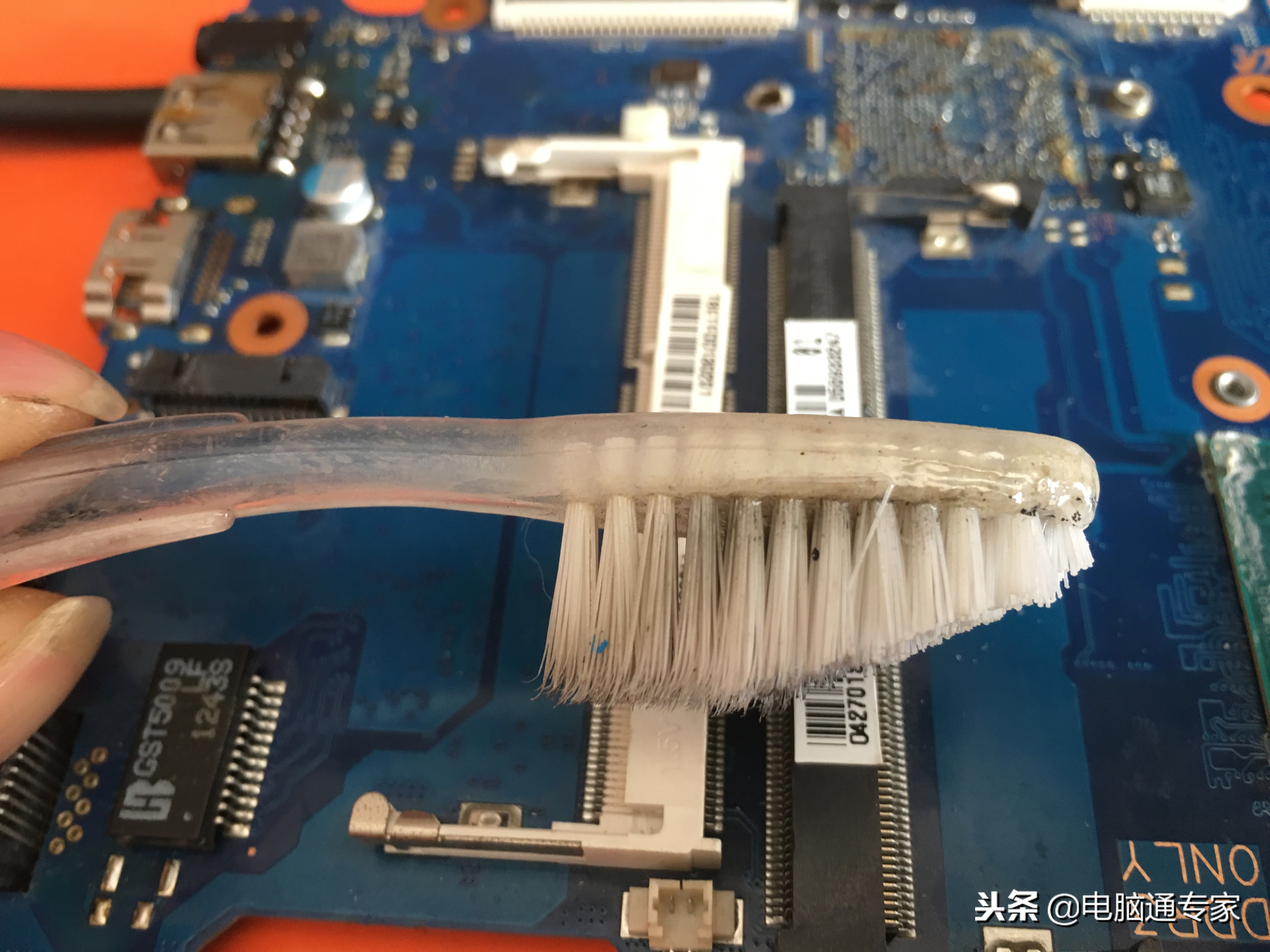 电脑进水了怎么快速补救,电脑进水了怎么紧急处理