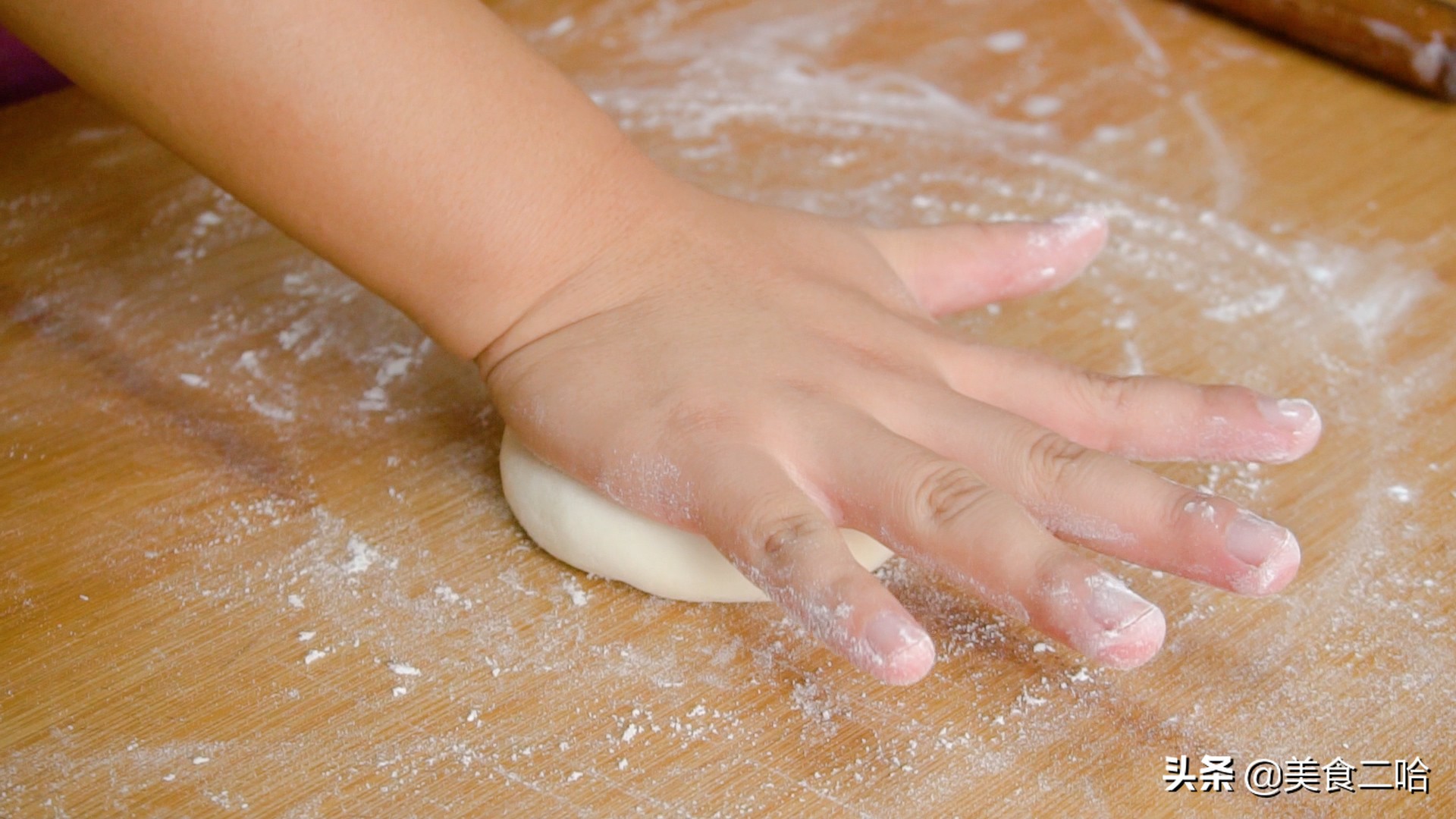 鸡蛋灌饼如何正确制作,早餐鸡蛋灌饼零失败的做法