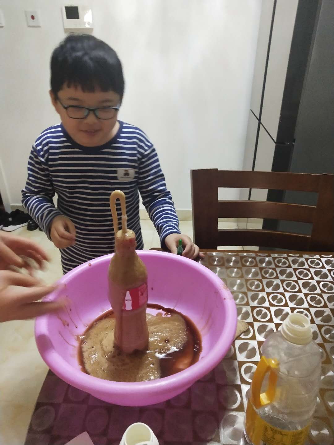 泰安市岱岳区卧虎山小学教室,喷泉实验小苏打