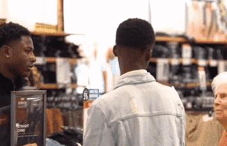 93岁奶奶恶搞27岁孙子,一夜爆红!1300万网友围观:奶奶太坑了