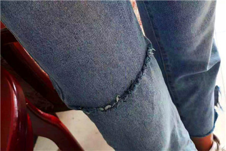 奶奶也许不懂得什么纸尿裤、牛仔裤，但是她一定懂得怎么爱你！