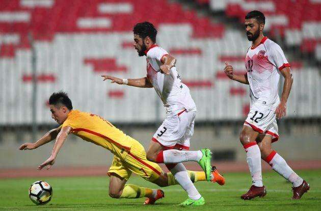 足球慢镜头解说,亚洲杯巴林即将对阵日本