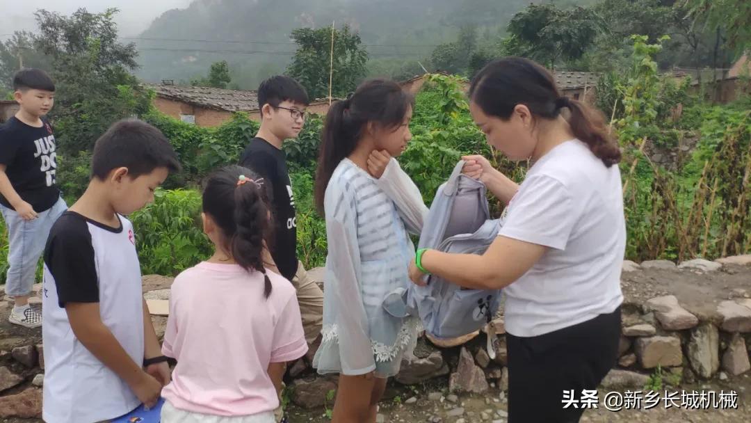 小朋友爱心公益暖人心,关爱孩子奉献爱心的公益活动简介