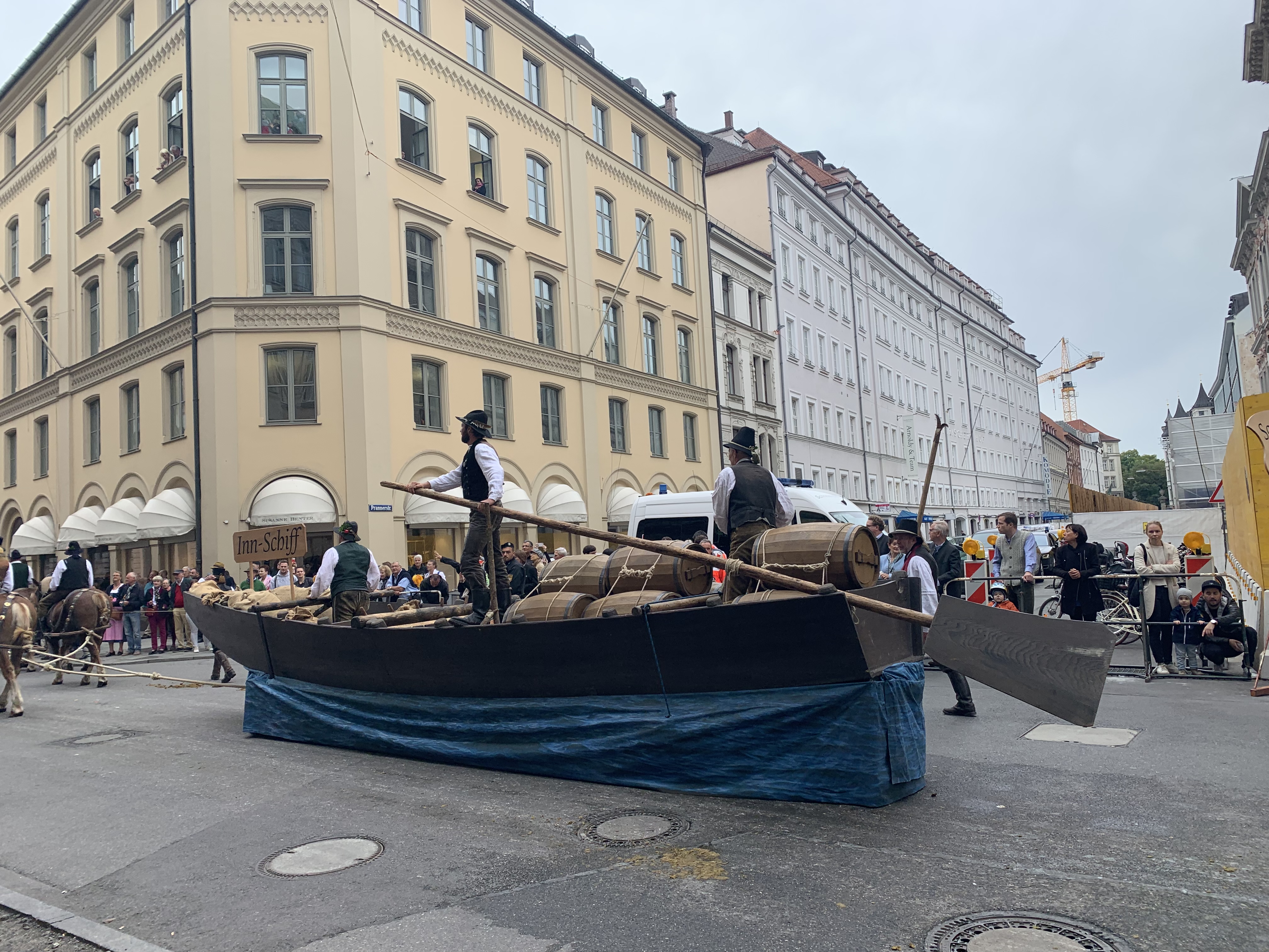 在海外开银行账号难,国内公司可以在国外开银行账号吗