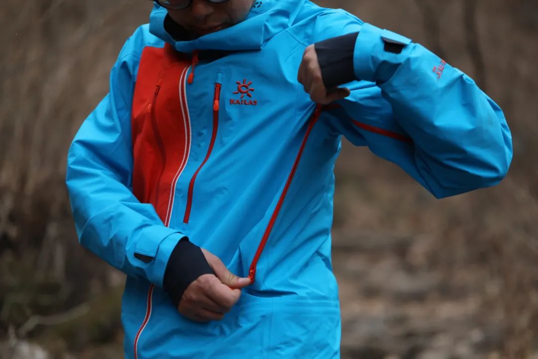 KAILASMONT：3021年，玩户外还是得穿冲锋衣