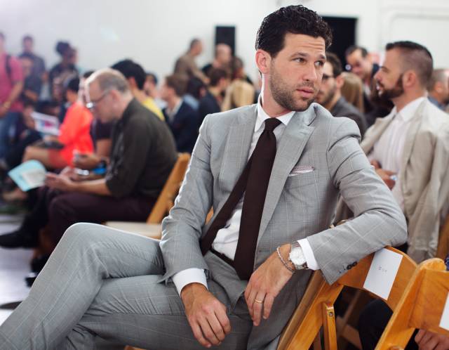 西装纽扣的正确扣法,西装纽扣怎么弄稳