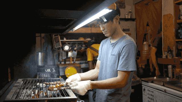 他31岁，常为了吃丢下工作：人生最大的事，是吃好每顿饭