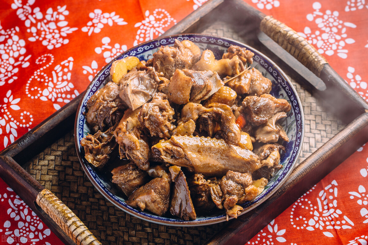 鸭肉怎样去腥味口诀,盐水鸭如何做到鸭肉紧实没有腥味