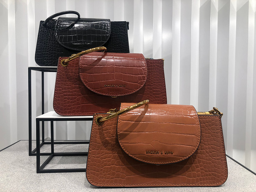 小CK线上线下遭遇“撞脸”，到底哪个是本尊？