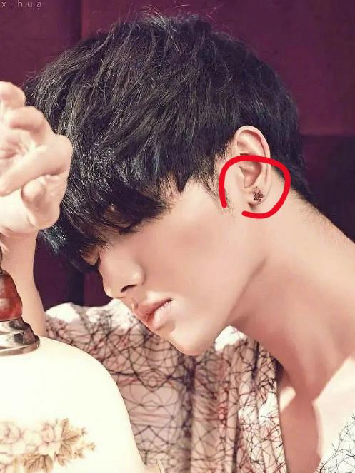 疑似华晨宇女友放锤！曝光其植发整容照，怒斥张碧晨插足当小三