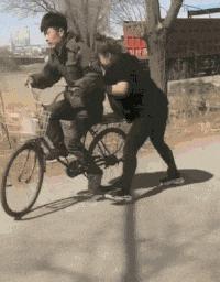 “你太低估了我的脚气，不知道还有没有救？”年轻总要付出代价