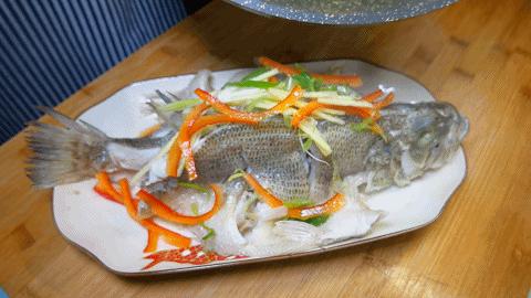 清蒸鱼怎么才能放盐,做清蒸鱼需要放盐吗