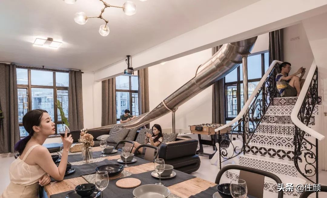 全屋贯穿10米滑梯，天台泡泡屋俯瞰CBD夜景，这个33楼的家够野