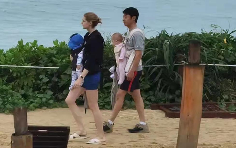 撒贝宁李白一家四人照片,李白撒贝宁同框照片