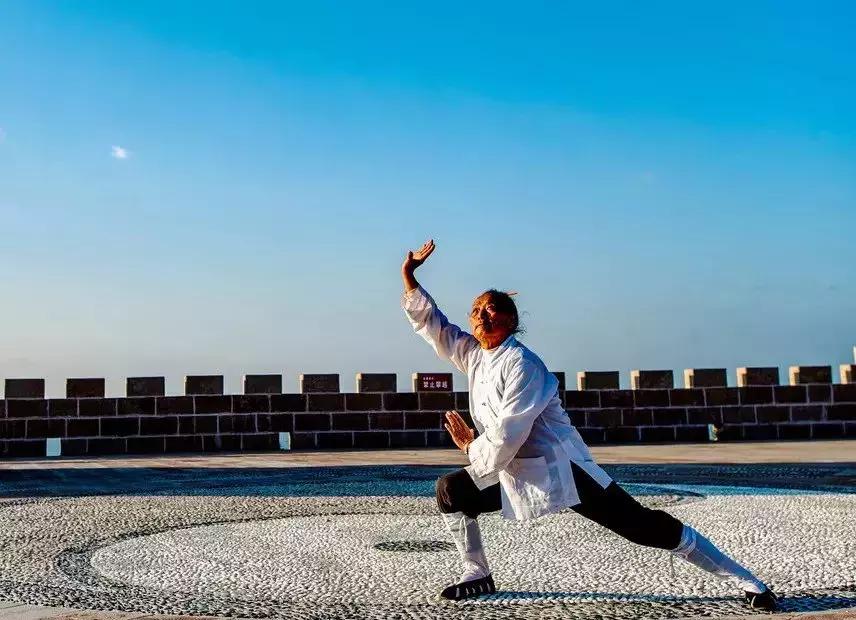 人体怎样吸收宇宙能量,打开身心内在的能量