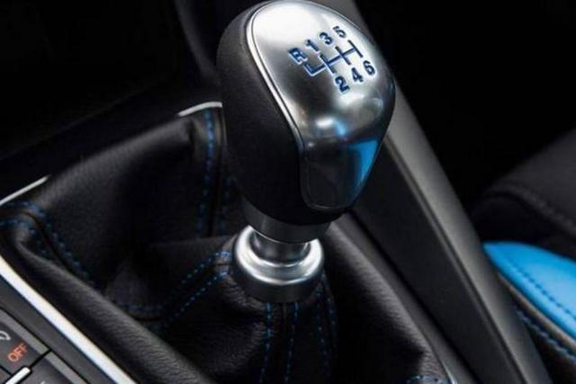 考试时遇到教练车练车导致挂科,为啥考试会挂科