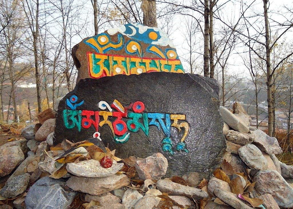 西藏玛尼堆的传说,西藏路上的玛尼堆