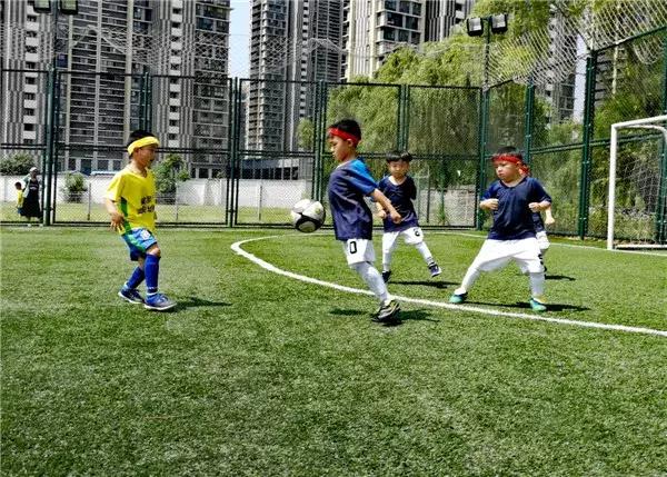 椋炴壃瓒崇悆鐩存挱,椋炴壃瓒崇悆璁粌鍩哄湴