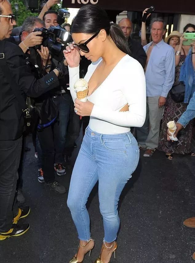 2.5亿的屁股、2.7亿的脚，这些明星的身体，比你想象的更值钱