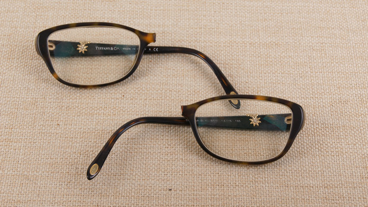 眼镜坏了用哪种胶才能粘好,眼镜坏了可以用啥胶粘