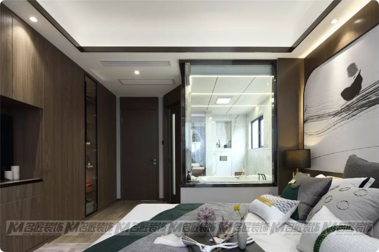 有钱人看不上眼的横厅，在他这里却变成了贵气的中式宫廷