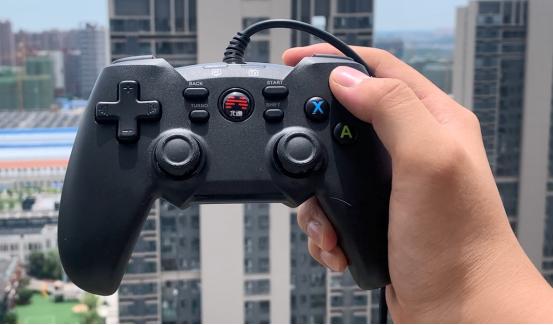 北通蝙蝠4手柄选哪个,北通蝙蝠4手柄无线版续航