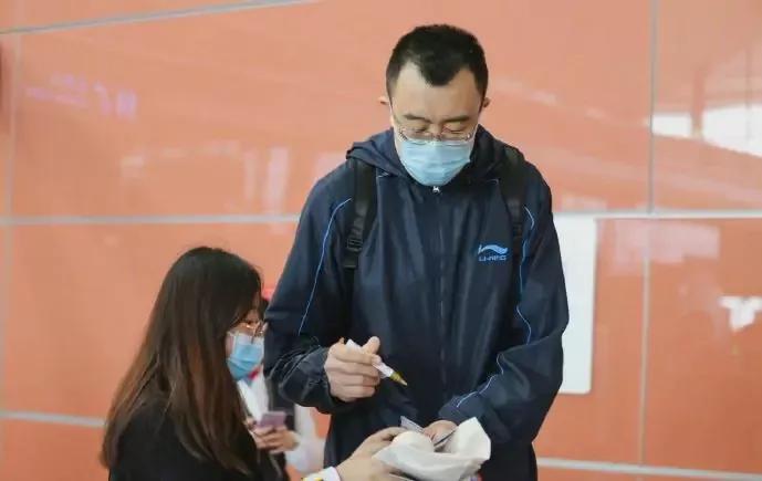 辽篮周琦赵继伟高诗岩,辽宁队假期高诗岩