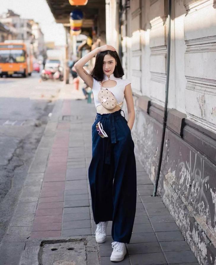 今年的流行鞋跟,今年的鞋子流行细跟还是粗跟