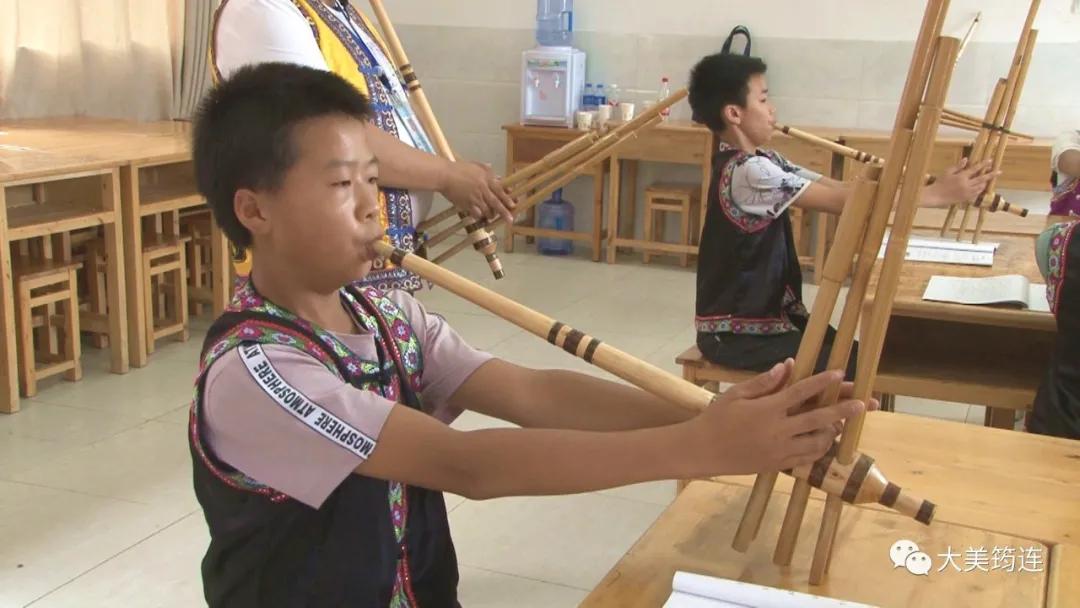 筠连改善基础设施,让农村学校发生“蝶变”!