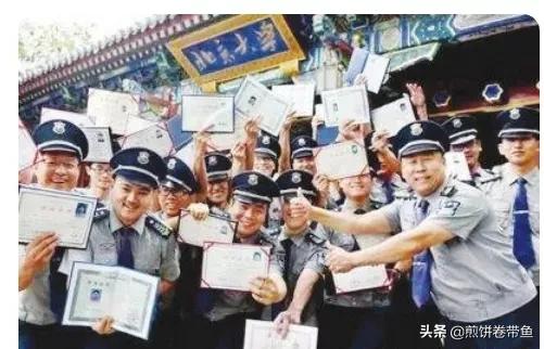 当兵退役后当上警察算工龄吗,当兵退伍后当辅警有前途吗