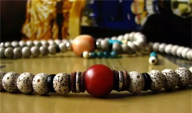 如何搭配适合自己的手串,正确的手串怎么样搭配好看