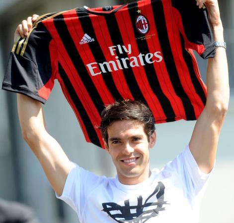 足坛卡卡颜值巅峰帅照,卡卡当之无愧足坛第一人