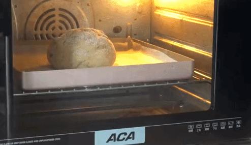 全程不用手和面的面包做法,不用发酵也不用揉面做出来的面包