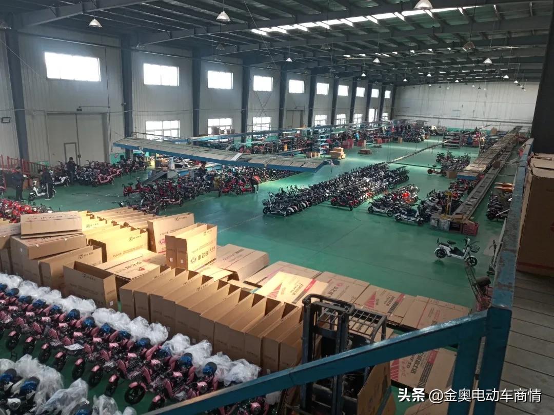 助力开学季,超威富士达48v20a锂电池电动车