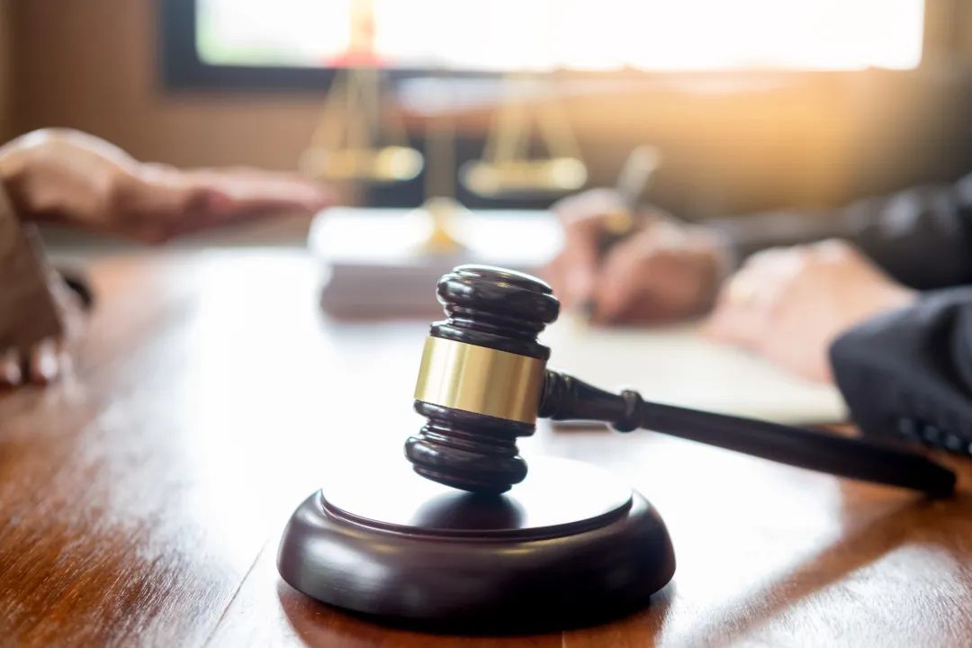 小学生足球赛中倒地猝死,小学生足球比赛中暑晕倒