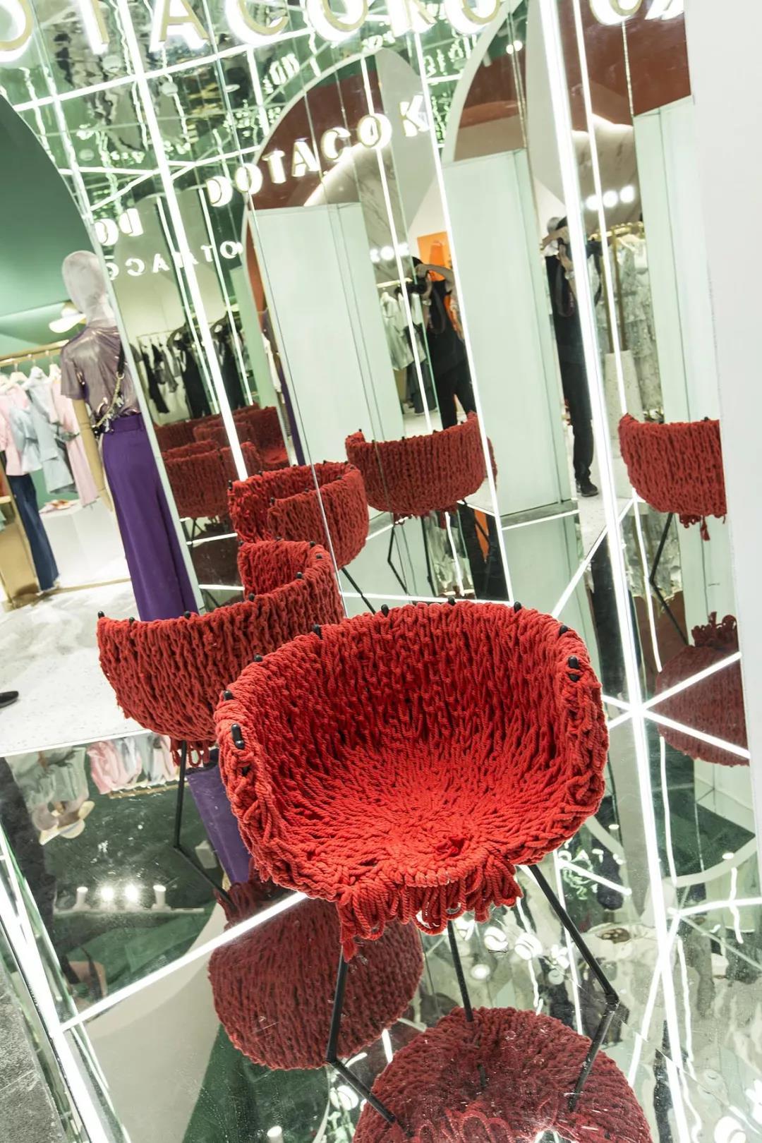 打卡服装体验店,爱丽丝梦游仙境服装款式