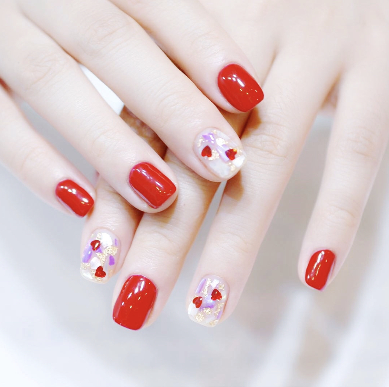 红色加亮片的美甲组合太美了！充满仙气的“红指甲”就是不一样！