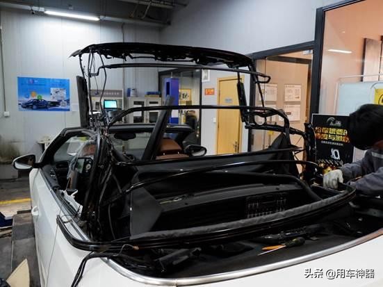 售价高达40万的敞篷高尔夫，棚顶居然被人放火了！