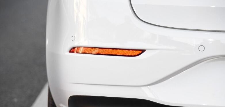 威朗四缸和英朗四缸到底选哪个好,价格配置一样选燃油车还是插混