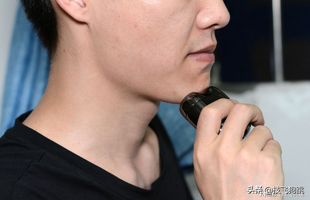 听媳妇儿的话：做精致型男，用有色yooseY1剃须刀