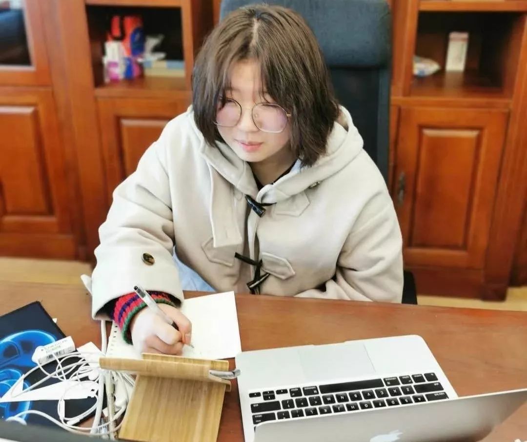 成实外国际部颜值主播全部上线，学生靠课堂表现“打赏”老师