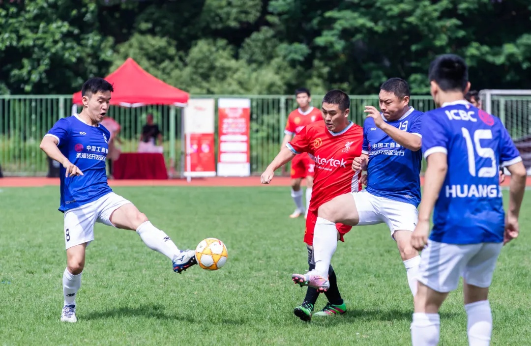 128场比赛，450粒进球！首届“漕开发•虹梅创新杯”企业足球邀请赛圆满闭幕！